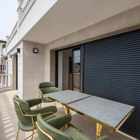 Guest house Emina Sa Privatnom Plazom I Parkingom *