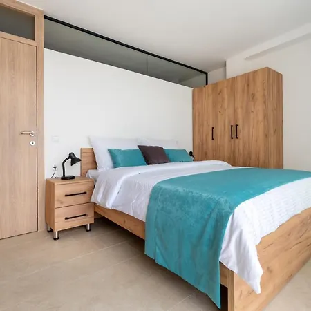 Emina Sa Privatnom Plazom I Parkingom 3* Neum