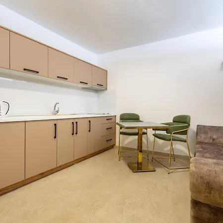 Πανσιόν Emina Sa Privatnom Plazom I Parkingom Neum