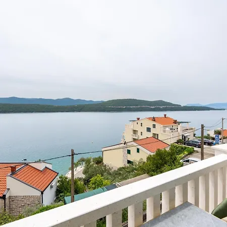 Emina Sa Privatnom Plazom I Parkingom Neum