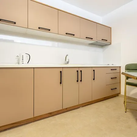 Πανσιόν Emina Sa Privatnom Plazom I Parkingom