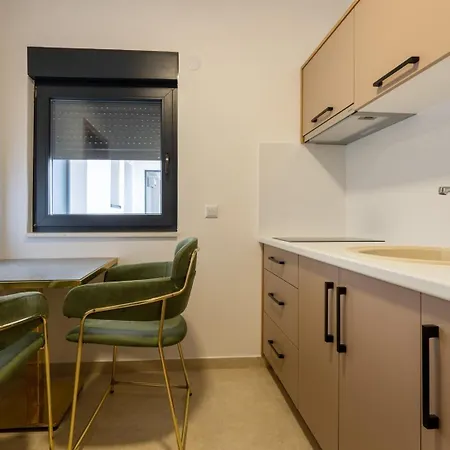 Guest house Emina Sa Privatnom Plazom I Parkingom *