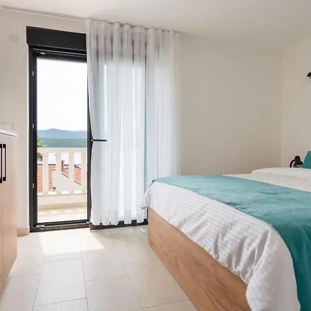 Emina Sa Privatnom Plazom I Parkingom Πανσιόν 3*