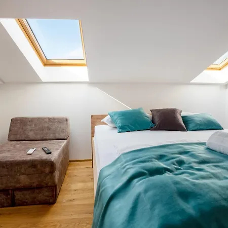 Emina Sa Privatnom Plazom I Parkingom Πανσιόν Neum