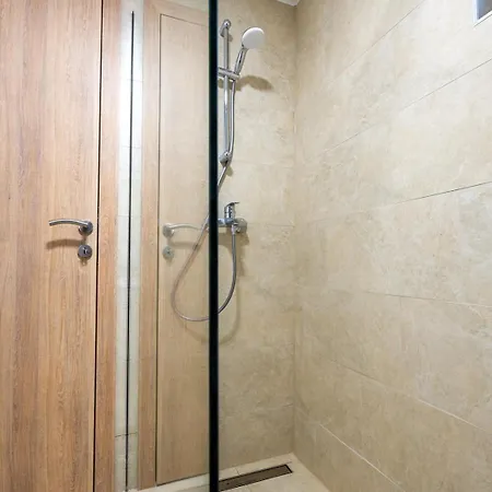 Πανσιόν Emina Sa Privatnom Plazom I Parkingom Neum