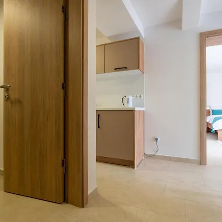 Emina Sa Privatnom Plazom I Parkingom Guest house *