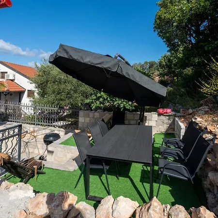 Emina Sa Privatnom Plazom I Parkingom 3*