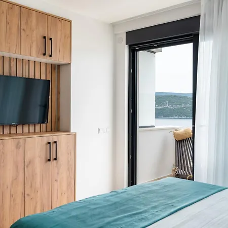 Emina Sa Privatnom Plazom I Parkingom 3*