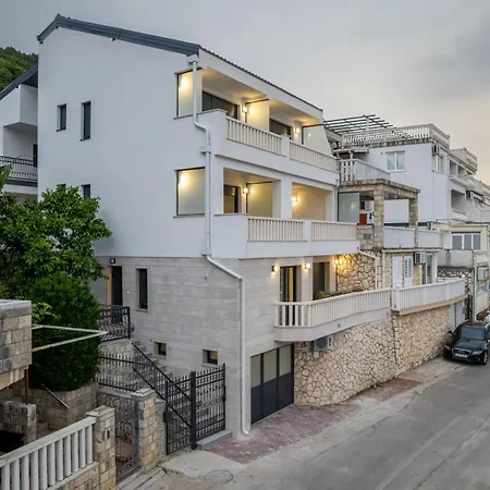 Emina Sa Privatnom Plazom I Parkingom * Neum