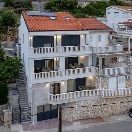 Pensión Emina Sa Privatnim Parkingom Neum