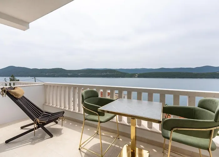 Emina Sa Privatnim Parkingom Neum