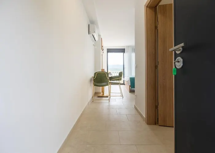 Emina Sa Privatnim Parkingom Pensión Neum