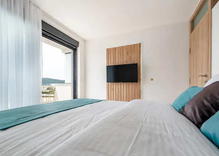 Emina Sa Privatnim Parkingom Pensión 3*