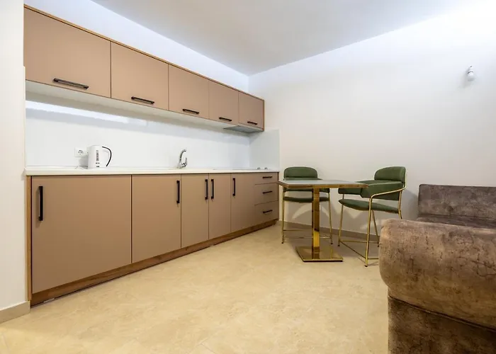 Pensión Emina Sa Privatnim Parkingom 3*