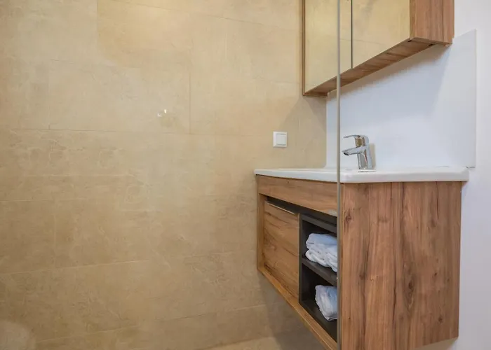 Pensión Emina Sa Privatnim Parkingom Neum