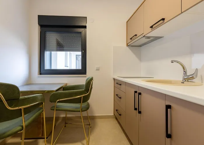 Pensión Emina Sa Privatnim Parkingom 3*