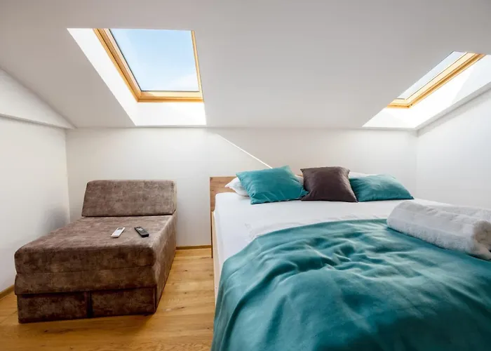 Emina Sa Privatnim Parkingom Pensión Neum