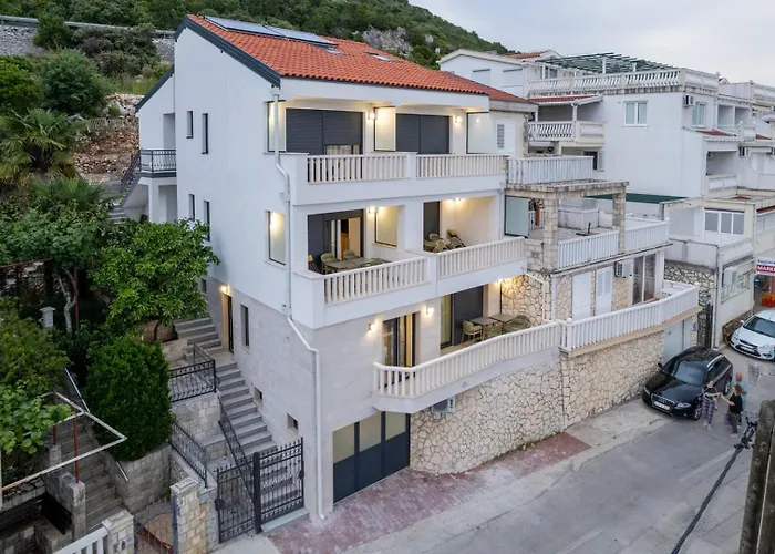 Pensión Emina Sa Privatnim Parkingom Neum