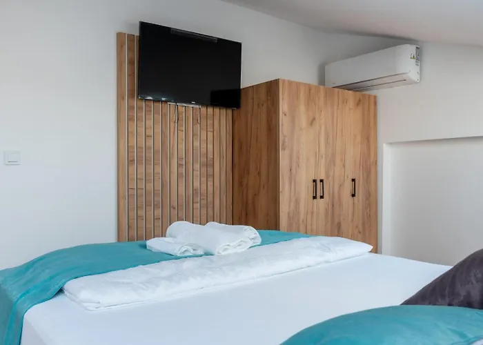 Emina Sa Privatnim Parkingom Neum