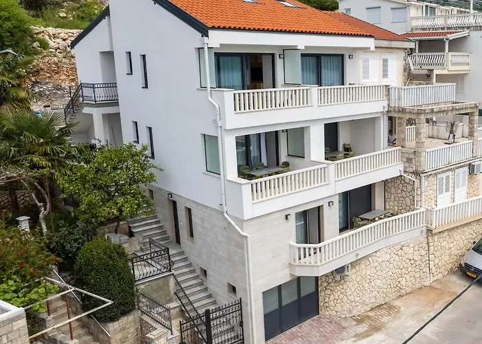 Pensión Emina Sa Privatnim Parkingom