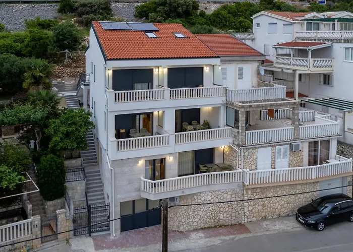 Pensión Emina Sa Privatnim Parkingom Neum